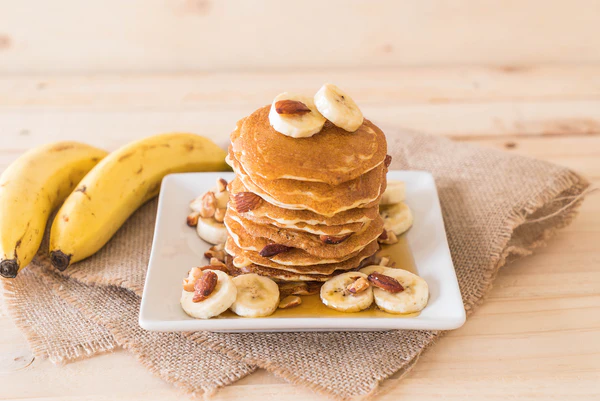 Pancakes protéinés banane